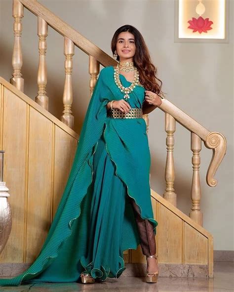 51 Majestic Bridal Sarees From Ace Designers To Make You Shine Like A ...