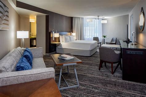 HYATT REGENCY INDIANAPOLIS - Hotel Reviews, Photos, Rate Comparison ...