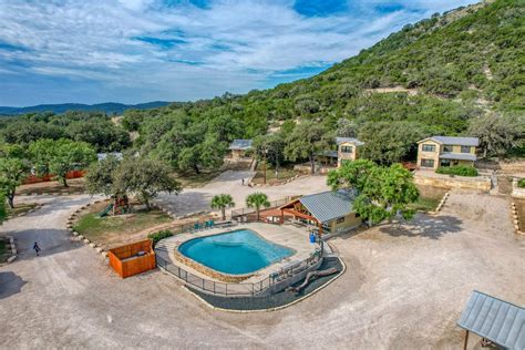 Frio River Lodging Rentals at Benjamin Macbain blog