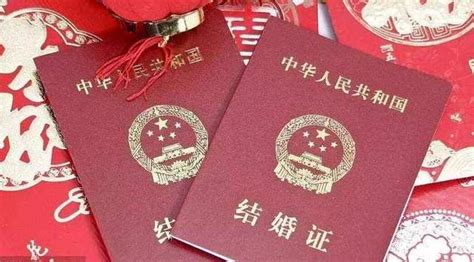 红白色520晒结婚证夫妻结婚情侣爱情领证照片520节日分享中文微信朋友圈 - 模板 - Canva可画