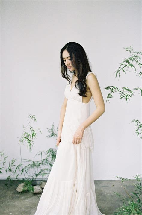 56Singapore Tropical Ikebana Editorial Photography | PreOwned Wedding Dresses