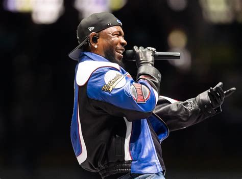 Kendrick Lamar Lets A Young Fan Join Him On A Run In Detroit