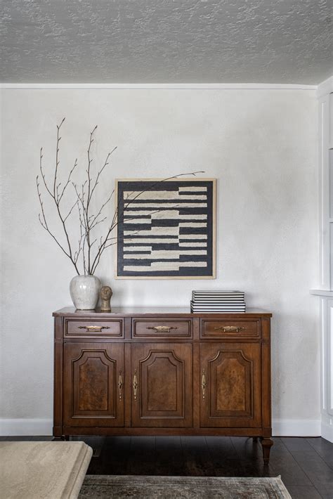 Simple And Modern Console Table Decor Ideas That Feel Refined - Casa ...