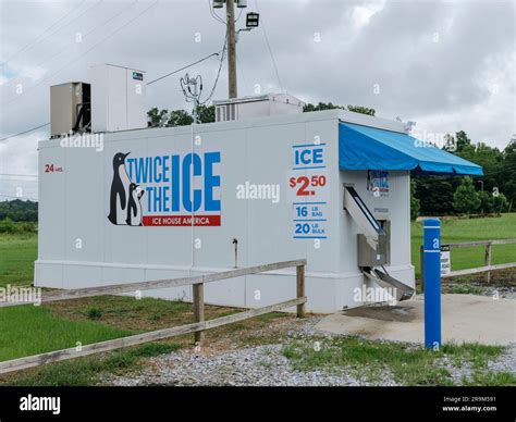 Large stand alone ice machine for do it yourself purchases of ice in ...