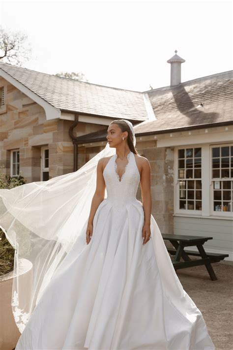 Ellie & Justin: A Timeless Celebration of Love in a Custom Leah Da ...