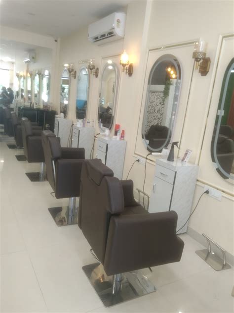 ROOTS salon - A Unisex Salon in Chandigarh Sector 65 Phase 11 ...