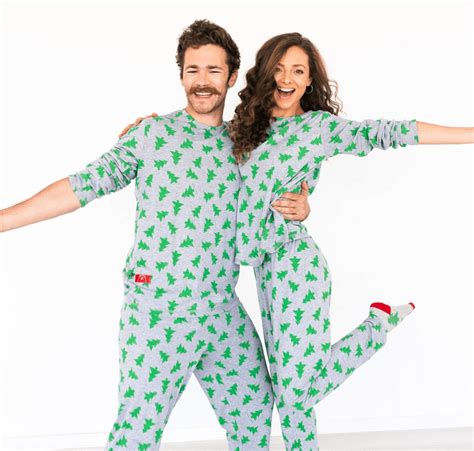 19 Cute Matching Christmas Pajamas for Couples