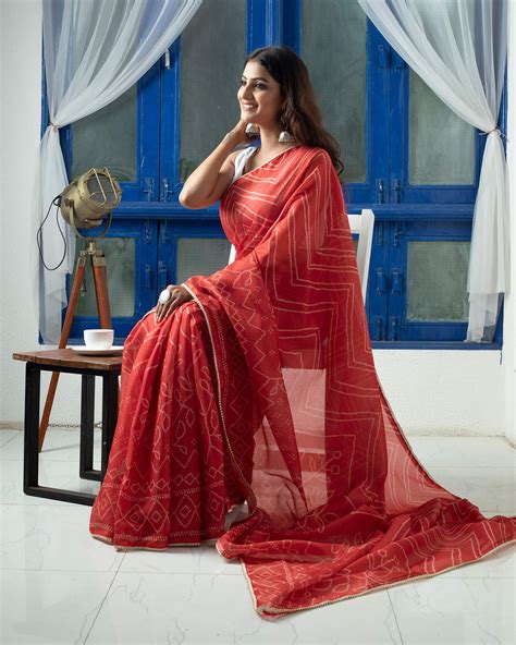 Merlot Red And White Bandhanii Pattern Digital Print Kota Doria Saree ...