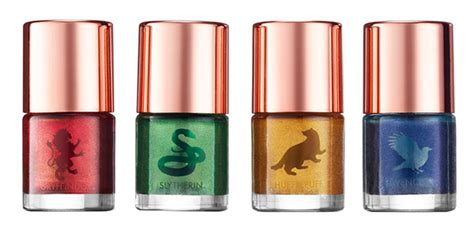Potterheads, es gibt eine "Harry Potter"-Beauty-Kollektion und ihr ...