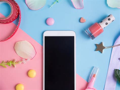 Mobile Phone On Table 的图像结果