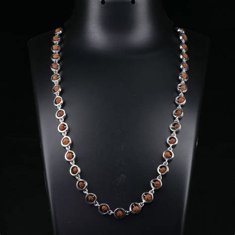 Rudraksha Necklace – Plush Silver