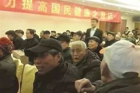 领鸡蛋诱骗35名老人共1.2万最新素材