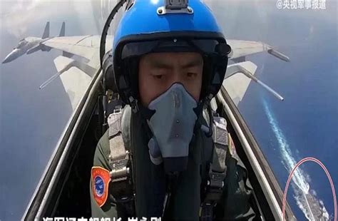 बाइडेन को भड़का रहा चीन, अमेरिकी युद्धपोत के ऊपर चीनी फाइटर जेट ने भरी ...