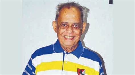 V V Karmarkar : क्रीडा ज्येष्ठ पत्रकार वि. वि. करमरकर यांचं निधन | Sakal