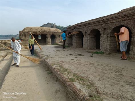 Message of cleanliness given by collecting plastic and polythene ...