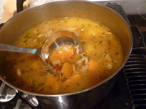 Lindaraxa: Sopa de Pollo...Cuban Style Chicken Soup