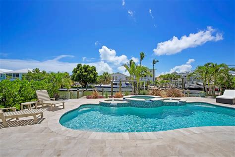 Ft. Myers Beach Rentals - Sun Palace Vacation Homes
