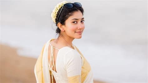 Sai Pallavi slams rumours about turning vegetarian for Ramayana in ...