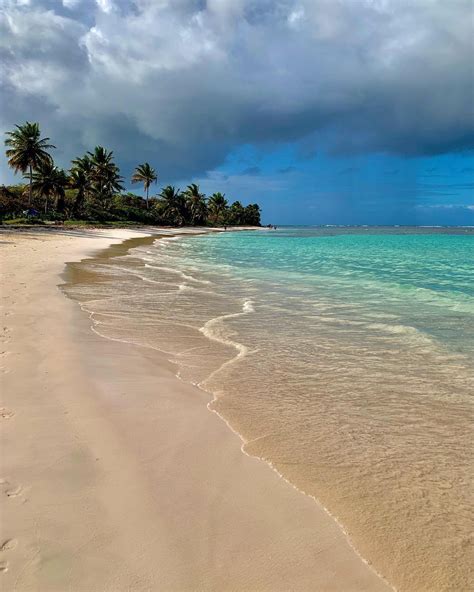 Peña Blanca Beach, Puerto Rico - Beach Guide, Info, Photos - BeachAtlas