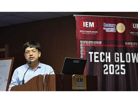 TechGlow 2025 Ignites Minds : IEM-UEM Celebrates AI, Creativity, and ...