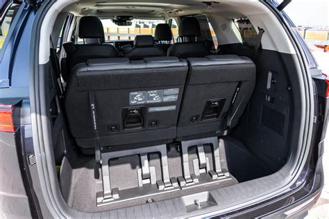 2023 Kia Carnival price and specs | CarExpert