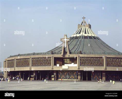 Basilica de la virgen guadalupe hi-res stock photography and images - Alamy