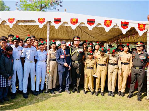 Southern Command commemorates Vijay Diwas 2025 with solemn wreath ...