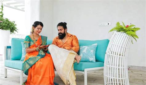 KGF 2 star Yash, Radhika Pandit look so much in love at housewarming ...
