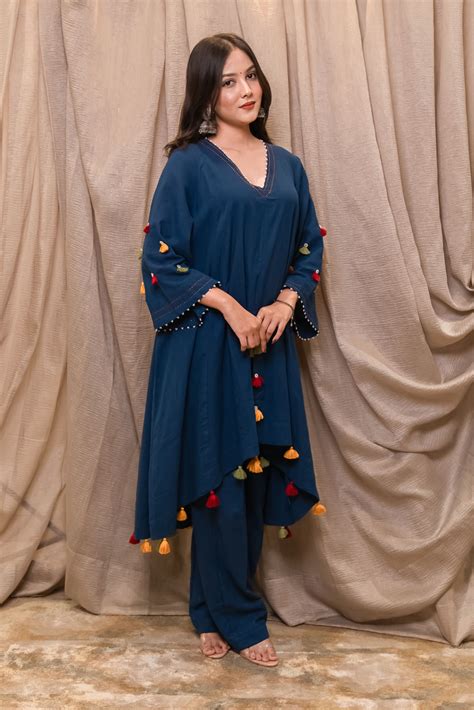 Blue Embroidered Tassel Cape And Pant – Tasveer