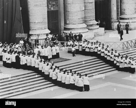 POPE JOHN XXII - CUNIAL EASTER MASS VATICAN - RELIGION - - 3 APRIL 1961 ...