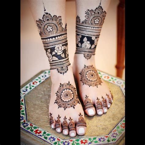 50+ Simple & Easy Round Mehndi Designs