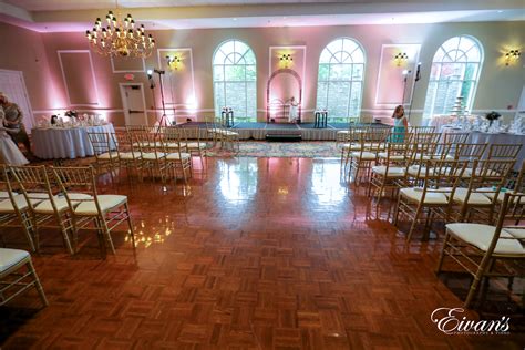 Tuscany Falls Banquets and Events - Fairy tale wedding can come true.