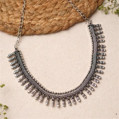 Neckpiece – Tvisii