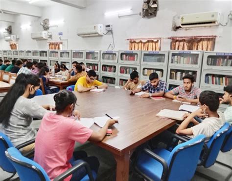 Welcome to Delhi College of Arts & Commerce