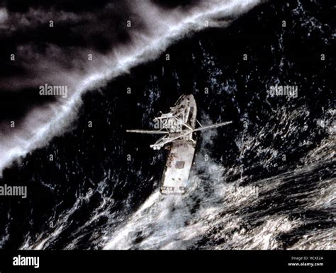 THE PERFECT STORM, the 'Andrea Gail', 2000. ©Warner Bros./Courtesy Everett Collection Stock ...