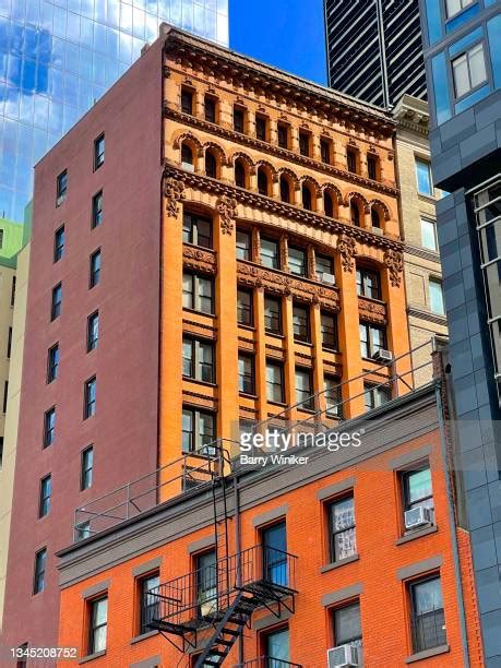 Old Office Building 的图像结果