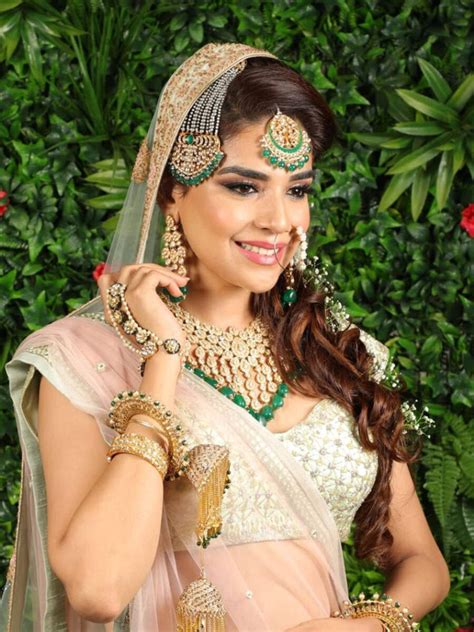 Kundali's Anjum Fakih radiates elegance in traditional outfits | Times ...