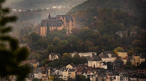 Town Overhead View 的图像结果