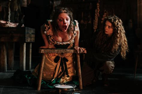 La hermanastra fea (2025)