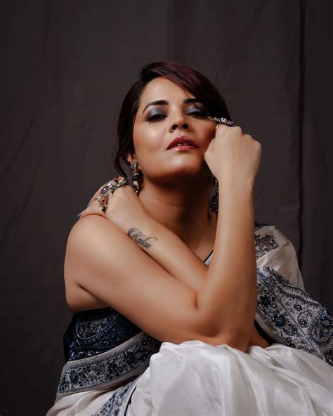 Anasuya Bharadwaj : చీరలో వయ్యారాలు పోతూ అనసూయ ఫోటోషూట్.. | Tollywood ...