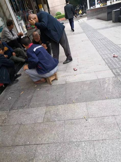 沙坪坝区一中后门聚众打牌抽烟随地大小便现象-重庆网络问政平台