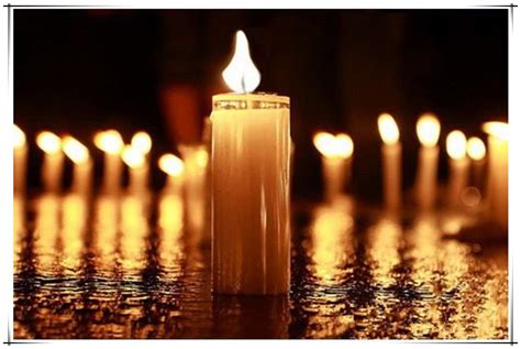中元节，点一盏《心灯》，寄一份思念！让逝去的亲人不再孤冷！_祝福