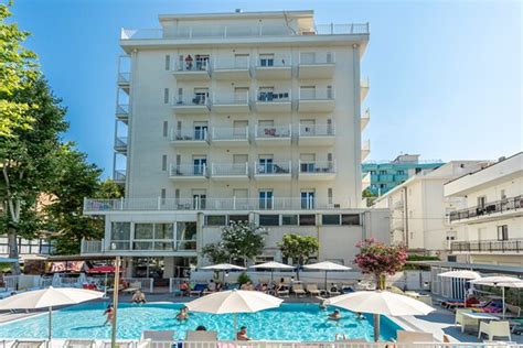 HOTEL AIGLON (Rimini/Rivazzurra) - Hotel Reviews, Photos, Rate ...
