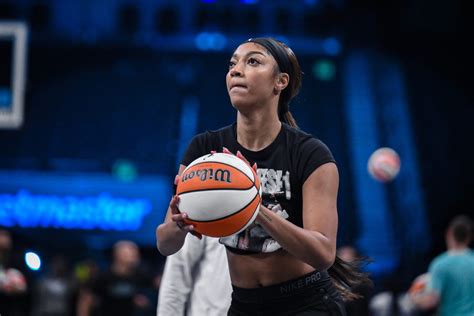 Angel Reese Reminds Shaquille O’Neal of Himself as Lakers Legend ...