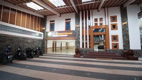 TIRTASARI NICE GUEST HOUSE (Bandung) - Hotel Reviews, Photos, Rate ...