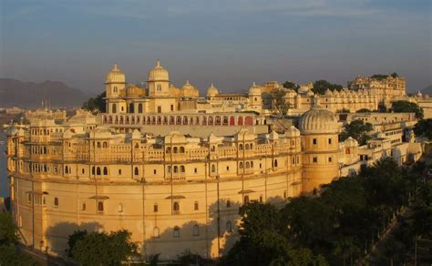 Royal Grandeur Unveiled: India's 10 Incredibly Beautiful Palaces ...