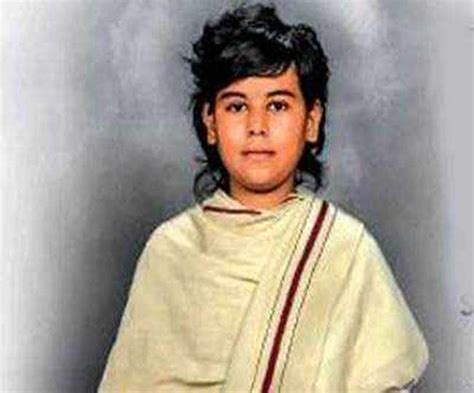 17 Year Old Jain Monk Will Answer 200 Questions In One Go To ...