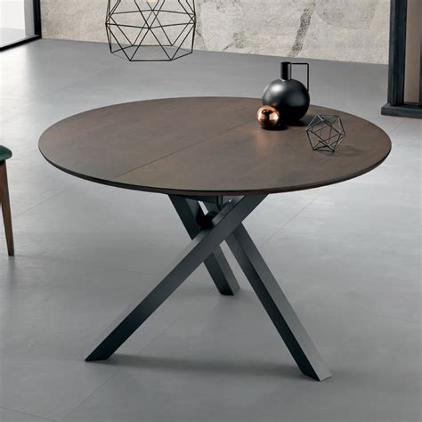 Extendable Round Table in Veneered Wood