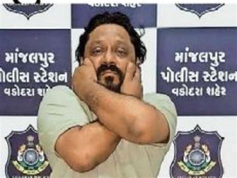 Drunk Land Rover driver hits girl, drives on wrong side, attacks ...