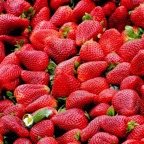Are Strawberries Acidic? - Delve into the juicy debate